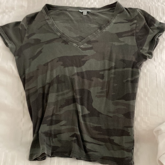 Splendid brand  camo v neck tee - Picture 1 of 3
